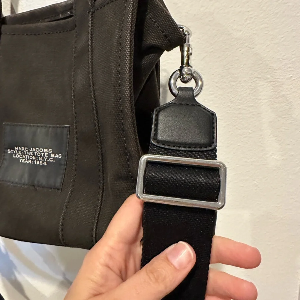 Marc Jacobs Black Tote Bag - Picture 6 of 9